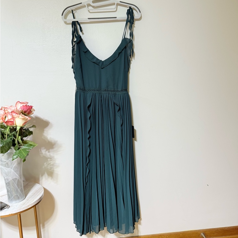Lulu's Green Pleated Midi Sundress